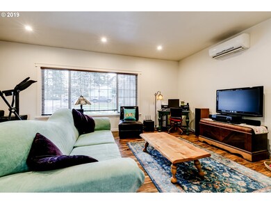 1302 Piper Ln, Eugene, OR 97401 - photo 5