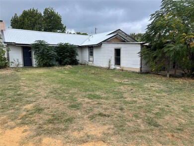 212 Gregory St, Joshua, TX 76058 - photo 2