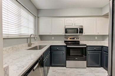 6406 Ferris Dr unit 21, Houston, TX 77081 - photo 2