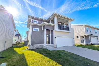 17118 Blue Sage Ln, Urbandale, IA 50323 - photo 3