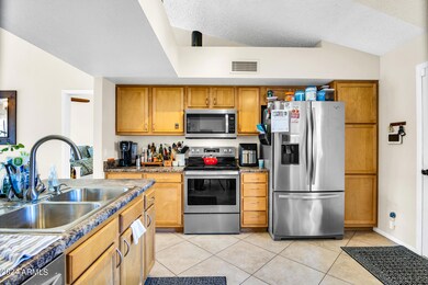 1301 E Taro Ln, Phoenix, AZ 85024 - photo 6