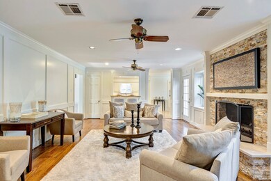 13314 Saint Marys Ln, Houston, TX 77079 - photo 5