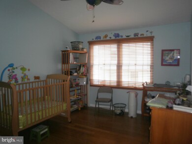 18830 Sky Blue Cir, Germantown, MD 20874 - photo 6