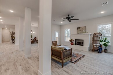 Interior Columns, Gas Log Fireplace, 10' Ceilings