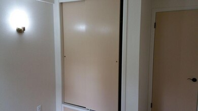 7-71856-Closet