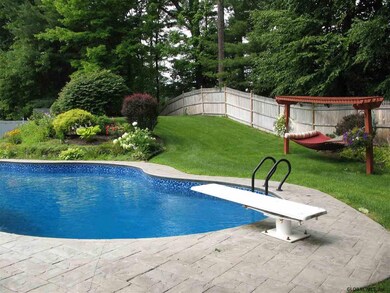 12 Pinecrest Dr, Schenectady, NY 12309 - photo 6