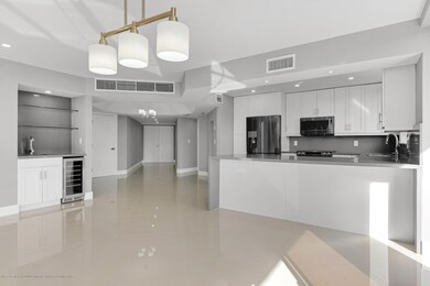 KITCHEN & BAR