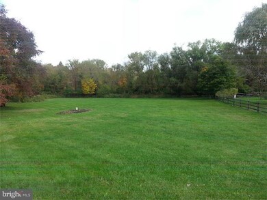 217 Heritage Dr, Columbus, NJ 08022 - photo 3