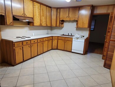 334 Dawson Miller Rd, Asheboro, NC 27205 - photo 2