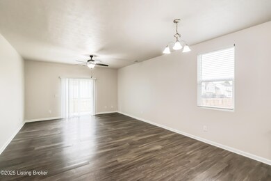 004-photo-dining-room-14940286