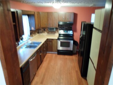 547 18th St, Dunbar, WV 25064 - photo 6