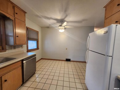 1517 Florence Ln, Davenport, IA 52804 - photo 7