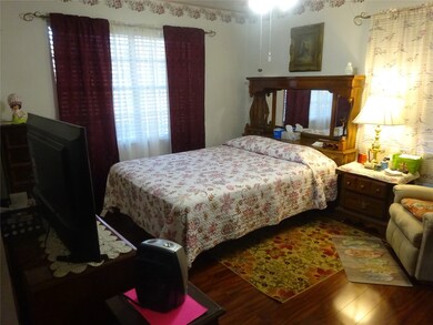 814 Pennington St, Houston, TX 77022 - photo 6