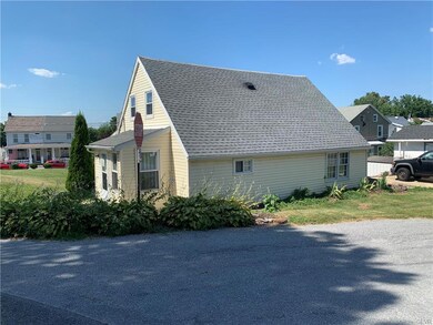 235 E Stone Aly, Alburtis, PA 18011 - photo 2