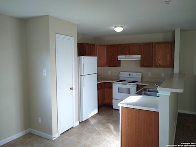 10010 Vasso View unit 1, Converse, TX 78109 - photo 4