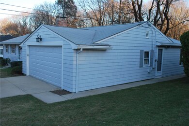 6 Maplewood Orchard Dr, Greenville, RI 02828 - photo 3