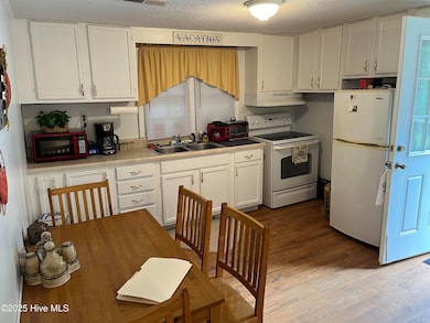 11 Cedar Ln, Blounts Creek, NC 27814 - photo 4