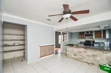 The closet, left, would be the pantry ?, in this b