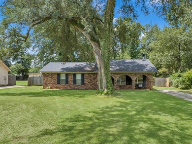 911 Strout Ave, Albany, GA 31705 - photo 2