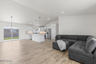 NKA SW Crescent Ave unit 119, Sunnyside, WA 98944 - photo 4