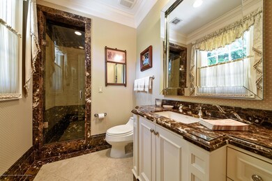 20_528NLakeWay_12_5thBathroom_HiRes
