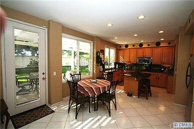 Sunny, oversized kitchen with spacious breakfast n