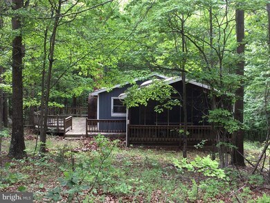 868 Hickory Hollow Rd, Berkeley Springs, WV 25411 - photo 6