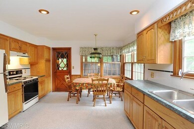 2471 Knapp St NE, Grand Rapids, MI 49505 - photo 7