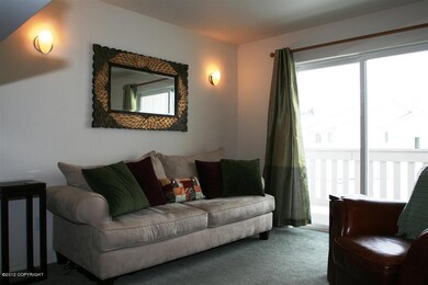 Family Room (2) (Medium)