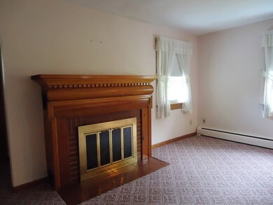 426 Rock Valley Rd, Holyoke, MA 01040 - photo 3