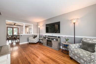 703 S Swain Ave, Elmhurst, IL 60126 - photo 2