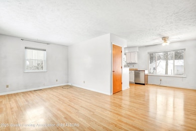 5989 Cypress St, Haslett, MI 48840 - photo 7