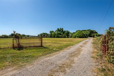 1227 Jackson Trail, Azle, TX 76020 - photo 2