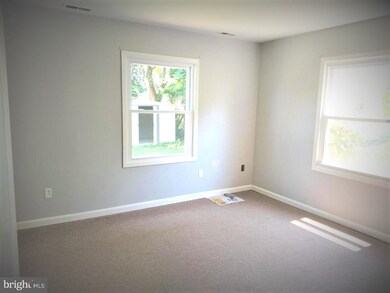 44 Petunia Ln, Willingboro, NJ 08046 - photo 5