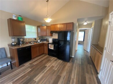 2905 Hickman Rd, Des Moines, IA 50310 - photo 3