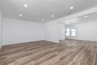 810 E Grand Ave, Whitewright, TX 75491 - photo 3