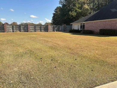 209 Stonegate Ct, Crossett, AR 71635 - photo 2