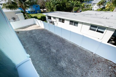 101725 Gray 875  la Paloma Rd HR dfp-21