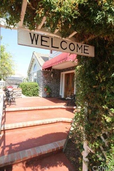 22570 Calcutta Dr, Canyon Lake, CA 92587 - photo 4