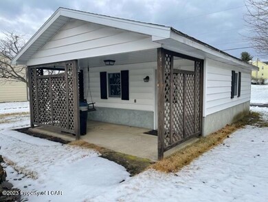 Detached Garage