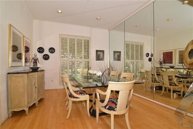 Dining room, Wood floors