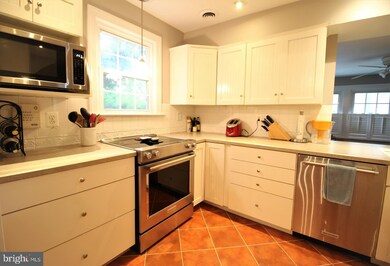 2831 Groveton St, Alexandria, VA 22306 - photo 7