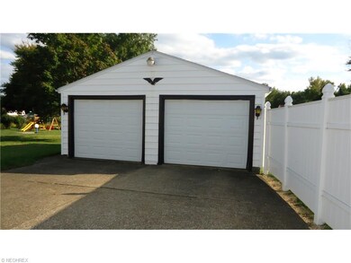 2 car garage with opener, concrete driveway