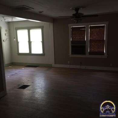 2216 SW Fillmore St, Topeka, KS 66611 - photo 2