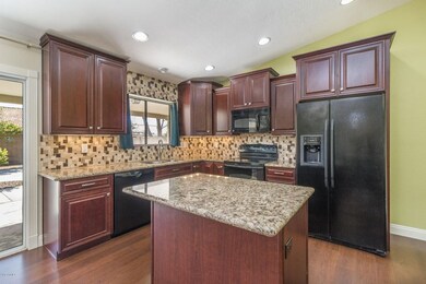 4) KITCHEN