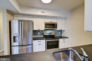 5841 Orchard Hill Ct unit 5841, Clifton, VA 20124 - photo 7
