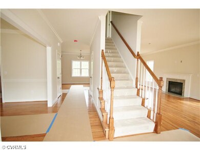 Interior Space/Layout - OPEN, BRIGHT AND FLOWING P