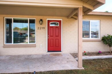 2219 W Verde Ln Phoenix AZ-large-004-Ext