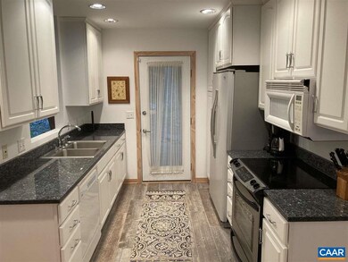 239 Hickory Spring Rd, Roseland, VA 22967 - photo 7