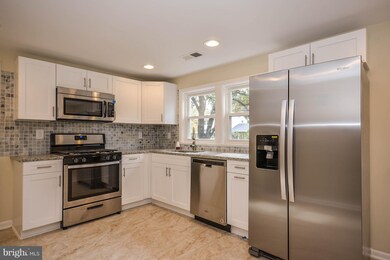 7406 Longbranch Dr, New Carrollton, MD 20784 - photo 6